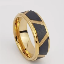 Cina Anello di tungsteno in stock Popolare 8mm Alto lucido e spazzolato a croce con bordi piatti e a gradini Anello in carburo di tungsteno nero e oro con scanalature Produttore cinese produttore