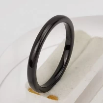 Cina Cina Anello di tungsteno in stock Popolare Anello in carburo di tungsteno nero con cupola da 2 mm Fedi nuziali da uomo Produttori produttore
