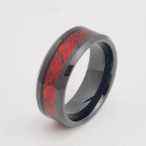 Cina Anello di tungsteno in stock 8mm Bordi piatti e smussati ad alta lucidatura Anello in carburo di tungsteno nero Intarsio con drago rosso e sfondo nero Produttore cinese produttore