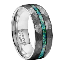Cina Cina Fasce per matrimoni uniche e convenienti Anello in carburo di tungsteno bombato e martellato da 8 mm con inserto in opale Produttori cinesi produttore