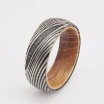 porcelana Anillo de tungsteno en existencia Alianzas de boda para hombre de alta calidad y asequibles Anillo de madera y carburo de tungsteno abovedado con láser de Damasco Proveedor de China fabricante