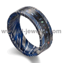 China The Galaxy and Space Design Blue Damaskus Steel Wedding Bands Flat Blue Damaskus Steel Ring with Opal and Black Sandstone Inlay China Factory Hersteller