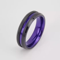 China Wolframring auf Lager Beliebter 6 mm hochglanzpolierter und gebürsteter flacher und abgeschrägter Rand aus schwarzem Wolframkarbid und lila Aluminiumring China Hersteller Hersteller