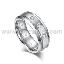Chine Bagues de mariage en cobalt, nouveau style, 8mm, bords biseautés brossés, avec trois pierres CZ blanches, fabricant chinois, 2024 fabricant