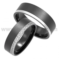 Chine Chine Anneaux de couple en titane noir Bague en titane noir brossé plat de 8 mm pour hommes et avec pierres CZ pour femmes Fabricants de Chine fabricant