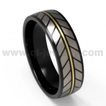 Cina Fedi nuziali da uomo in titanio nero Anello in titanio nero bombato da 8 mm con linea dorata e motivo laser Produttore cinese produttore