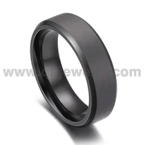 porcelana Alianza de boda para hombre OEM/ODM: Anillo de tantalio puro pulido con chorro de arena y con borde biselado plano de 6 mm fabricante