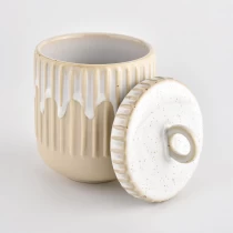 porcelana Soportes de canal de cerámica 10oz con párpados mayoristas fabricante