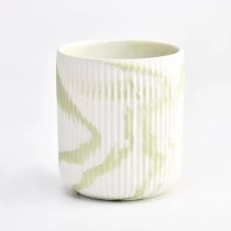 Ķīna Pielāgots zaļās krāsas mākslas darba efekts uz 450 ml vertikālās līnijas keramikas sveču turētāja piegādātājam ražotājs
