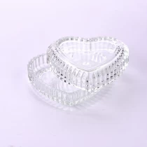 porcelana Tarro de vela de vidrio con forma de amor al por mayor con tapa para el día de San Valentín fabricante