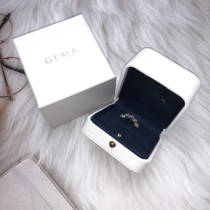 China Elegant pure white pu leather diamond ring jewelry custom packaging box manufacturer