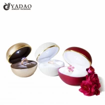 China Plastic texture ring jewellery box travel led light jewelry box manufacturer