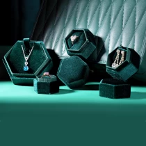 China Jewelry packaging box low quantity box pack of velvet Moq for ring earrings and pendant manufacturer