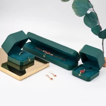 China luxury snap packaging box jewelry packaging box xmas gift box in green color wih button closure manufacturer