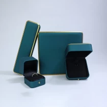 China Wholesale Custom high quality green leather box set  for jewelry packaging manufacturer