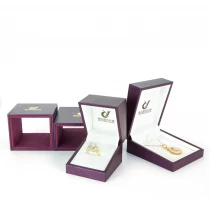 China Yadao Luxury Jewelry Box Widened Style Ring Pendant Earrings Packaging Box Logo with Gold in Color manufacturer