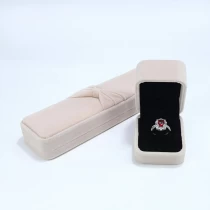 China Pink Jewelry Packaging Necklace Bracelet Rings Jewelry Box Custom Color and Material manufacturer
