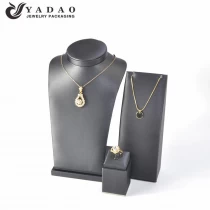 China China Manufacturers Custom Jewelry Showcase Display Jewelry Display Stand manufacturer