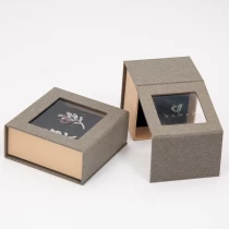 porcelana Yadao Fabricación de Joyas Caja de Papel Anillo Pendientes Caja Colgante con Ventanas Transparentes fabricante