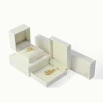 China Jewelry Box Big Sale Ring Earrings Pendant Bangle Bracelet Box Custom Color Logo manufacturer