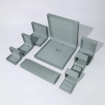 China Factory Customized Jewelry Box Satin Box with Your Logo manufacturer