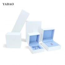 China Kotak barang kemas kulit biru putih reka bentuk mewah China kotak perhiasan pengeluar pembungkusan pengilang
