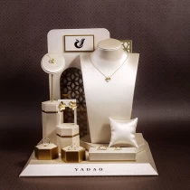 Κίνα designer style new fashion printing jewelry studio boutique accessory flower printing pretty display set resin bust showroom props - COPY - a9lrpq κατασκευαστής