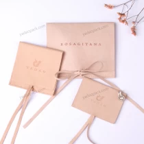 Chine Yadao élégante pochette en microfibre à rabat design sac de pochette d\'emballage de bijoux avec logo en relief fabricant