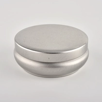 China primary colour metal tin candle jar manufacturer