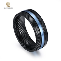 China Erstaunlich 8mm Black Damaskus Stahl Ehering mit 2mm Blauer Edelstahl Inlay China Lieferant Hersteller