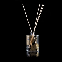 China Luxury empty glass oil aroma reed diffuser bottle fragrance manufacturer