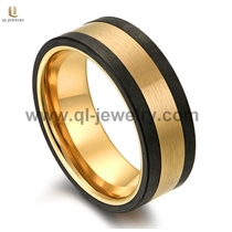 China Amazing 8mm Flat Gold Tungsten Carbide Ring withSolid Forged Black Carbon Fiber Band on the Sides China Factory manufacturer
