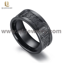 porcelana Bandas de bodas de circonio negras para hombre únicas de 8 mm de diseño de nudo céltico fino fresco de 8 mm anillo de circonio negro para hombres China fabricante fabricante
