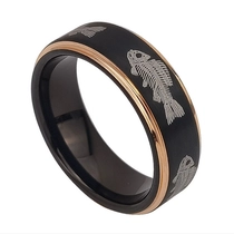 China Wolfram-Ring auf Lager Hochwertiger und erschwinglicher Fischmuster Gravierte zweifarbige Wolfram-Eheringe Gebürsteter schwarzer Wolframcarbid-Ring mit roségoldenen Kanten China-Hersteller Hersteller