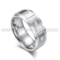 Chine Alliances de mariage en chrome cobalt brossé et rainuré, bords plats et biseautés de 8 mm, avec 7 pierres CZ, usine chinoise, nouveaux modèles 2024 fabricant
