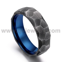 Cina Fede nuziale bicolore in acciaio damasco blu e nero all'ingrosso per uomo | Texture martellata da 8 mm produttore