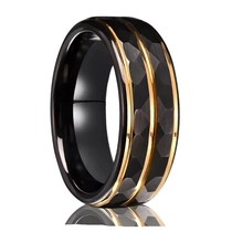 porcelana Alianza de boda de carburo de tungsteno de 8 mm martillada escalonada en dos tonos: fabricante OEM y proveedor mayorista fabricante