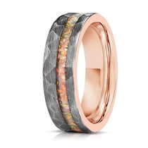 Cina Anelli per coppia in carburo di tungsteno martellato da 6 mm con placcatura in oro rosa e inserto in opale schiacciato produttore
