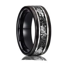 Chine Bague en carbure de tungstène martelé plaqué noir de 8 mm de qualité supérieure avec incrustation d'imitation de météorite et de feuille d'argent fabricant