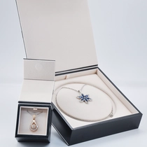 China strik knoop flap magnetisch ontwerp choker verpakking hanger ketting kartonnen kartonnen doos fabrikant