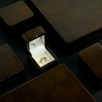 China lacquer finished glossy wooden packaging custom color size box case for ring manufacturer
