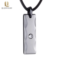 Chine Bijoux de mode pour hommes populaires Tungstène Carbide chien Tag pour homme avec 1 blanc CZ Stone Tungstène Pendentif Cz Stone China Fabricant fabricant