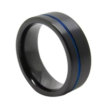 China Wolfram-Ring auf Lager Hochwertiger und erschwinglicher schwarzer Wolframkarbid-Ring für Herren mit blauer Linie an der Seite China-Hersteller Hersteller