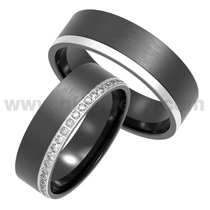 porcelana Anillos de pareja de titanio negro Anillo de titanio negro cepillado plano de 8 mm para hombres y con piedras CZ para mujeres Fabricante de China fabricante