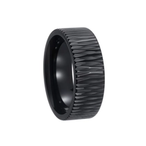 Chine Fabricant d'anneaux en zirconium noir à échelle martelée de 8 mm | Bande de mariage en zirconium pour hommes, ajustement confortable personnalisé, vente en gros, usine fabricant