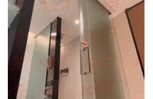 Vidrio para puerta de ducha orientado a la privacidad