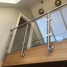 China 316 Handrail Balcony Stainless Steel Round Post Glass Railing Systems manufacturer