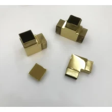 China 8K Spiegel polierter Gold Edelstahl 3 Wege 40mm 50mm Vierkantrohrverbinder für Handlauf Balustrade Hersteller