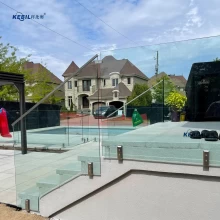 China Duplex 2205 Faszien-Seite montiert Glas-Zapfen für rahmenlose Glasgeländer Hersteller