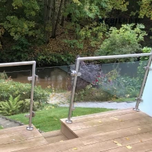 China Dobradiça de porta de piscina de vidro para cercas de piscina Dobradiças de porta de vidro de aço inoxidável fabricante